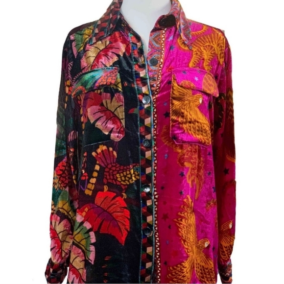 FARM RIO - Mixed Scarves Button-Front Shirt - Picture 7 of 10